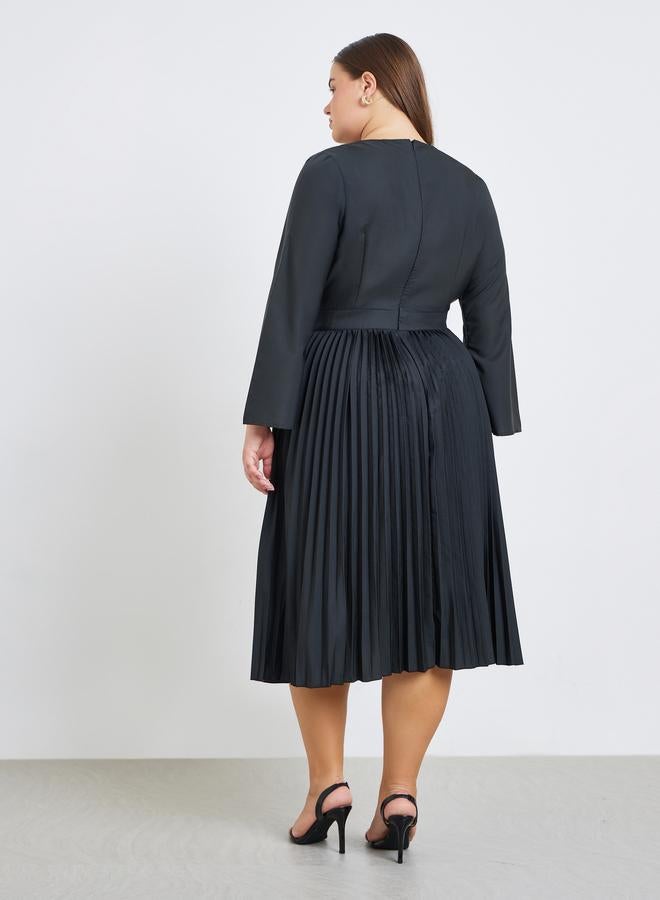 Styli Plus Size Floral Pleated Midi Dress - Image 5