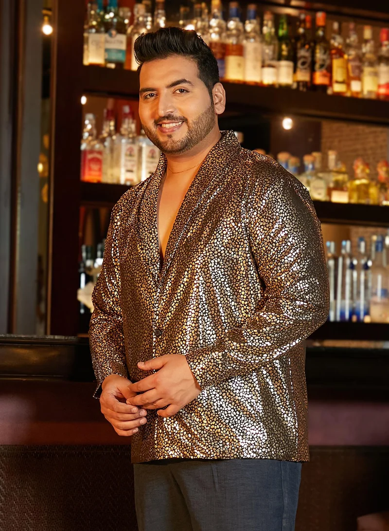 Instafab Plus Instafab Plus Men's Black & Gold Metallic Shawl Collar Relaxed Shirt For Casual Wear | Shawl Collar | Long Cuffed Sleeves | Button Closure | Plus Size Shirt Crafted With Comfort Fit For Everyday Wear