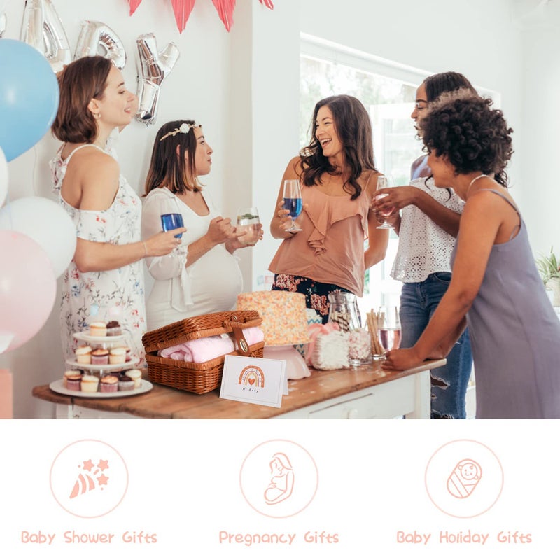 سلة هدايا للأطفال الجدد مع لعبة مهدئة - هدية سنة جديدة (مجموعة من 11 قطعة، تشمل حقيبة يد، لحاف، كوب، ملابس، منديل مثلث، قفازات، جوارب، بطاقة الولادة، وشاحنة رأس، منديل مهدئ) - Image 2
