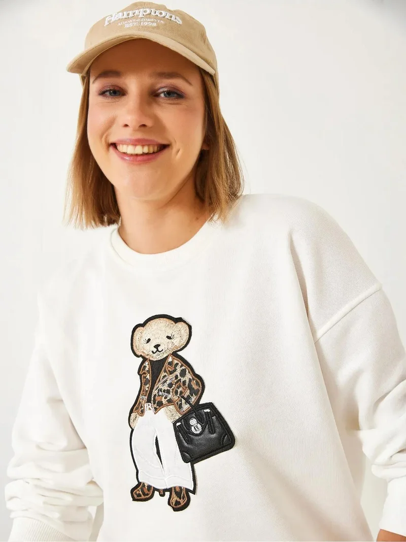 Bianco Lucci LUCCI Embroidered Crew Neck Sweatshirt