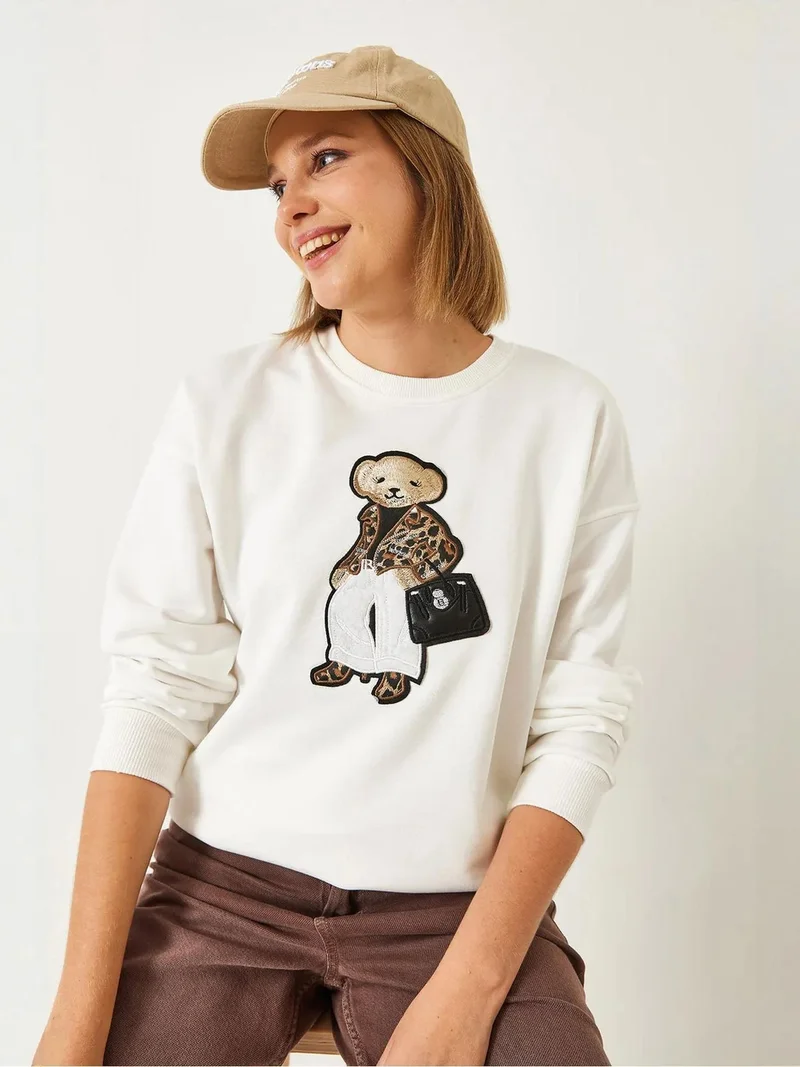 Bianco Lucci LUCCI Embroidered Crew Neck Sweatshirt