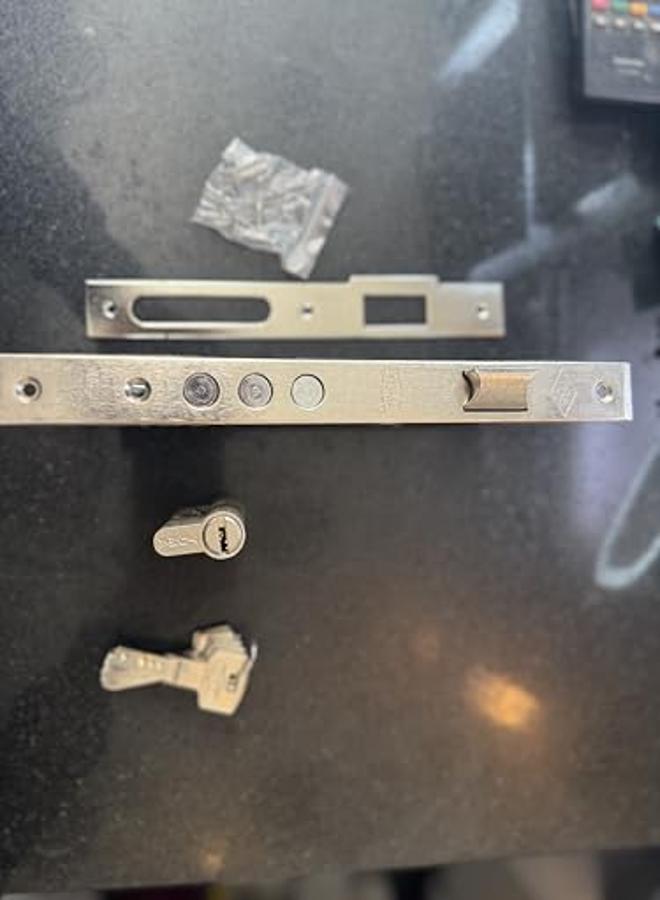 Wooden Door Lock And Room Doors, Silver Color, Turkish Made, Three-Spoke Solid Cylinder, Solid Computer Key, Five Computer Keys, And A Lamp, Fastening Tools - Image 1