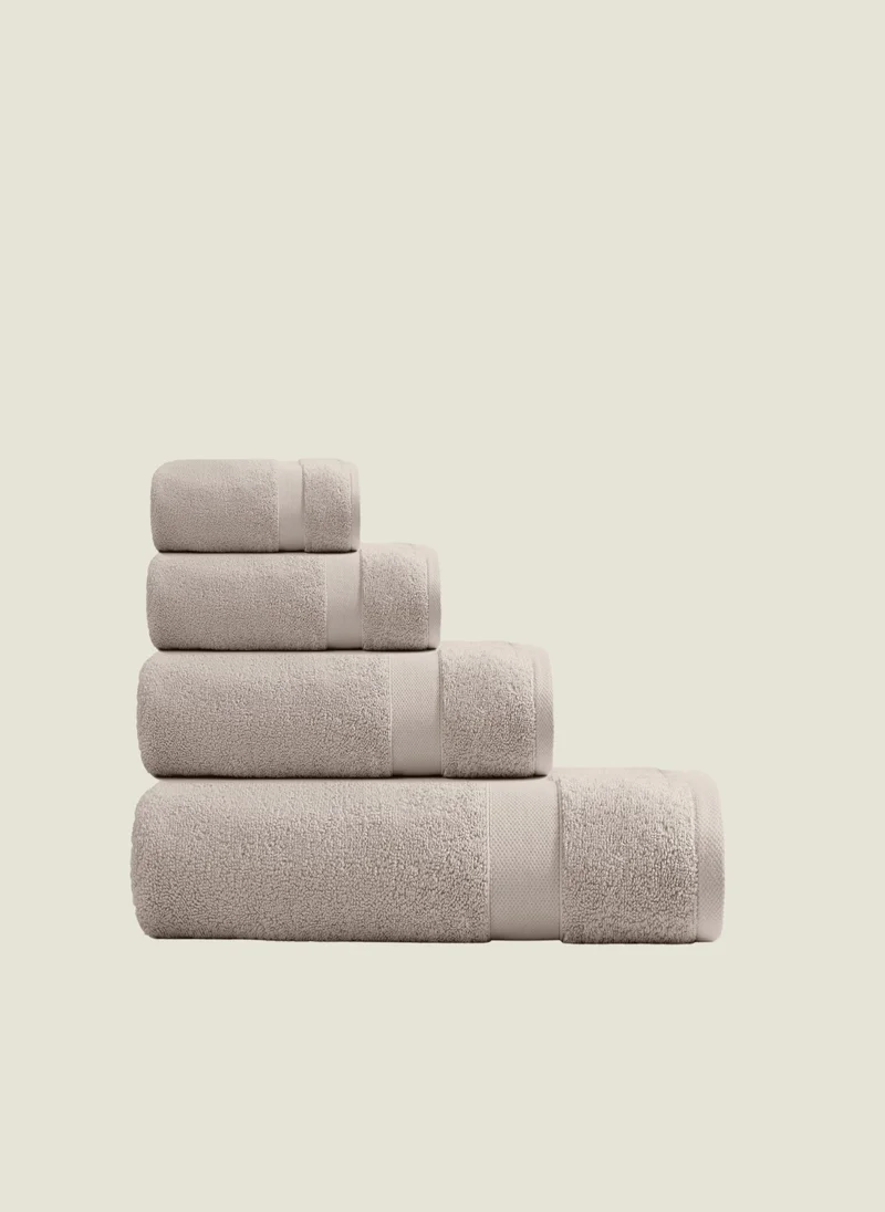 يسكن Dwell Supima Premium Cotton Towels 600 GSM - 90x160 cm