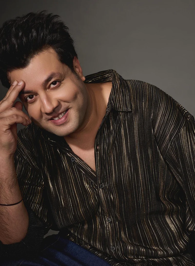 Instafab Plus Men's Jet Black & Metallic Gold Pleat-Creased Shirt For Casual Wear | Spread Collar | Long Sleeve | Button Closure | Plus-Size Shirt Crafted With Comfort Fit For Everyday Wear