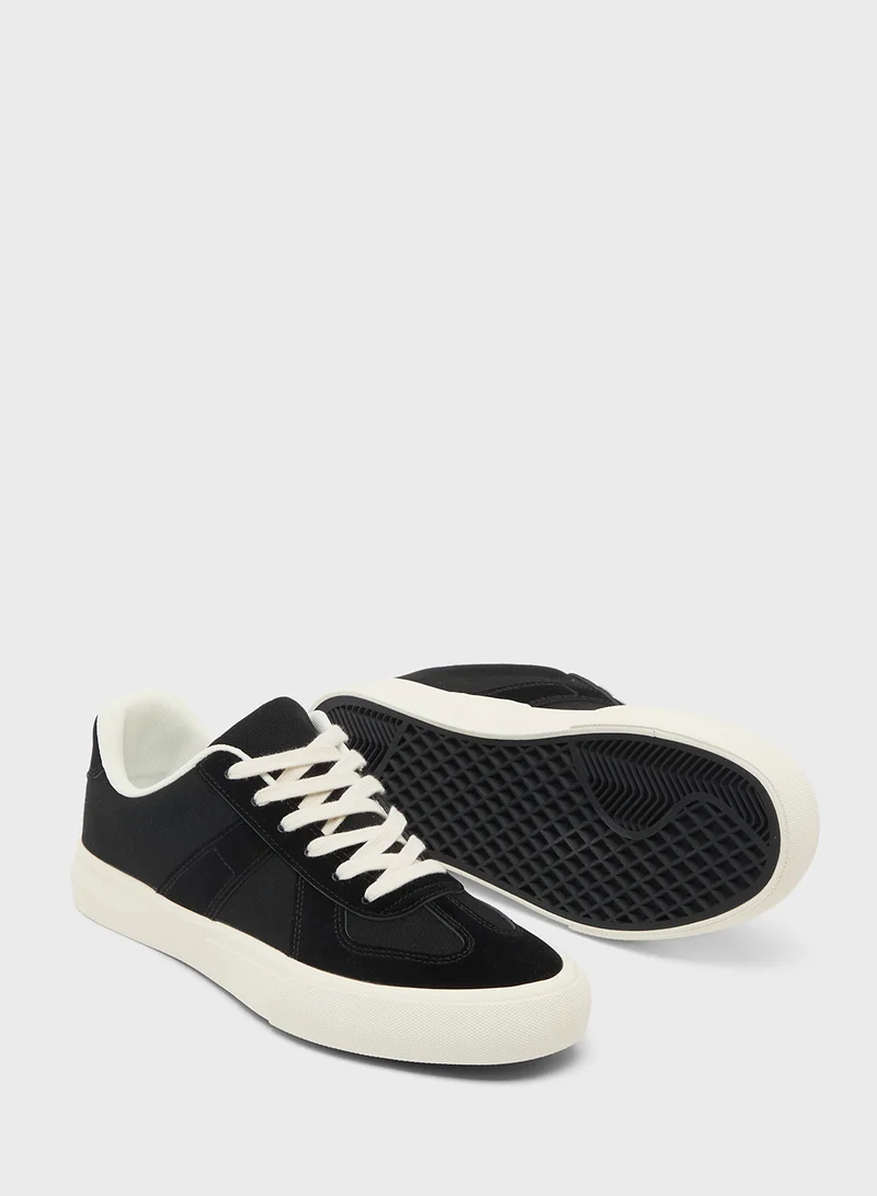 Seventy Five Casual Sneakers