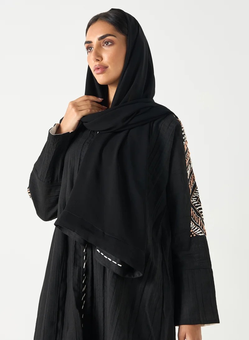 هدية المدينة  عباية مطرزة سوداء - HM