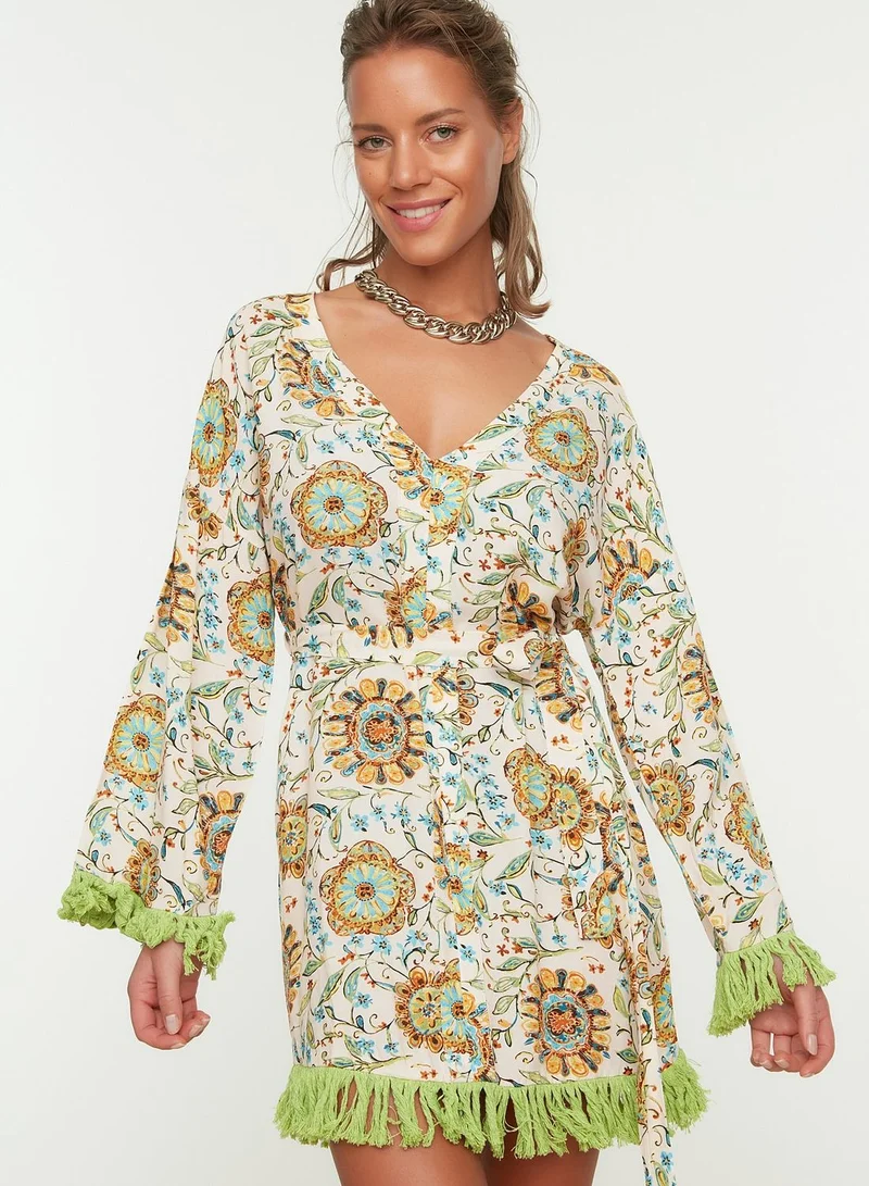 ترينديول فستان مطبع مزين بشراشيب