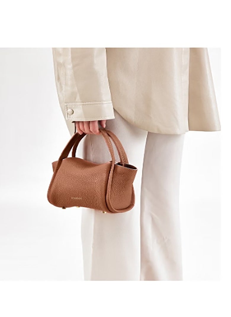 سونغمونت Mini Tote Yuanbao Bag: A Crossbody and Shoulder Bag Inspired by Vegetable Baskets  - Image 2