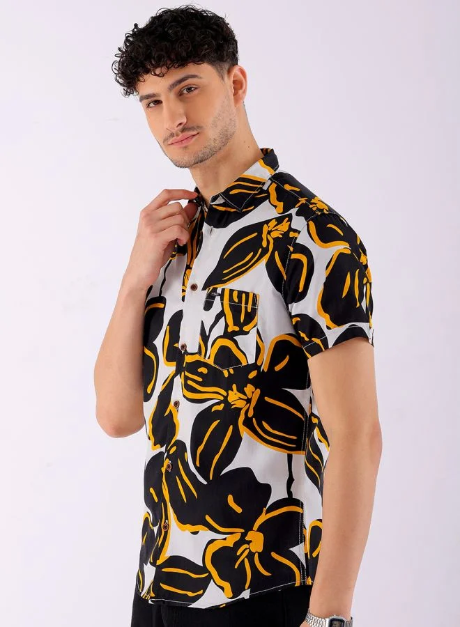 The Indian Garage Co Men Slim Fit Floral Printed Half Sleeves Spread Collar Resort Wear Shirt