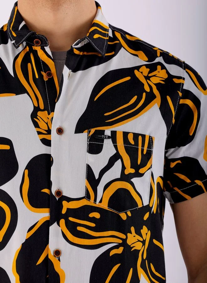 The Indian Garage Co Men Slim Fit Floral Printed Half Sleeves Spread Collar Resort Wear Shirt
