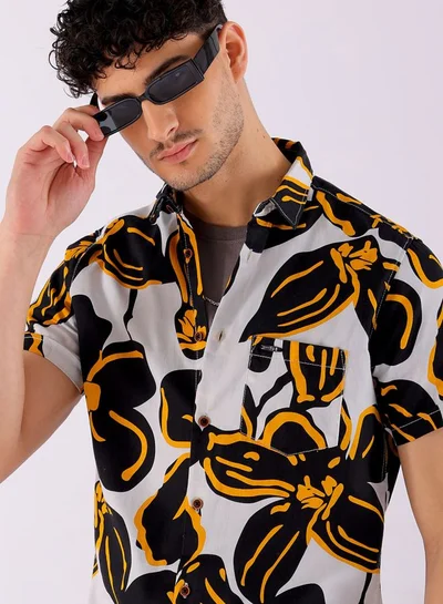 The Indian Garage Co Men Slim Fit Floral Printed Half Sleeves Spread Collar Resort Wear Shirt