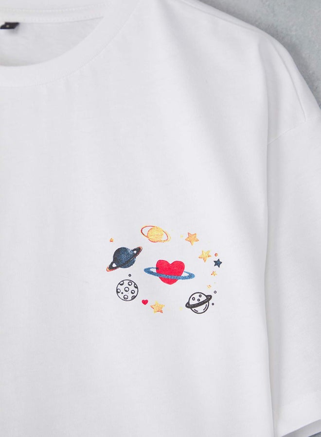 trendyol White Galaxy Printed Relaxed/Comfortable Fit 100% Cotton Crop Knitted T-Shirt - Image 5