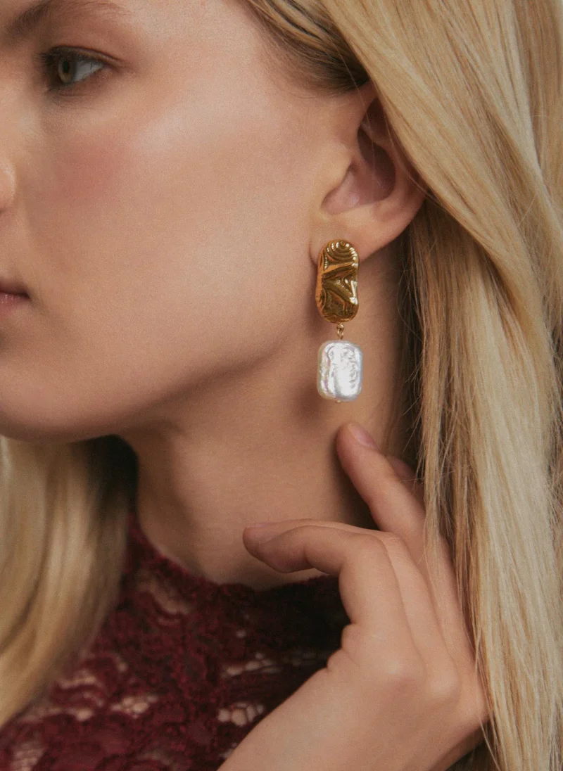 Lichi Chunky stud earrings with pearl pendants