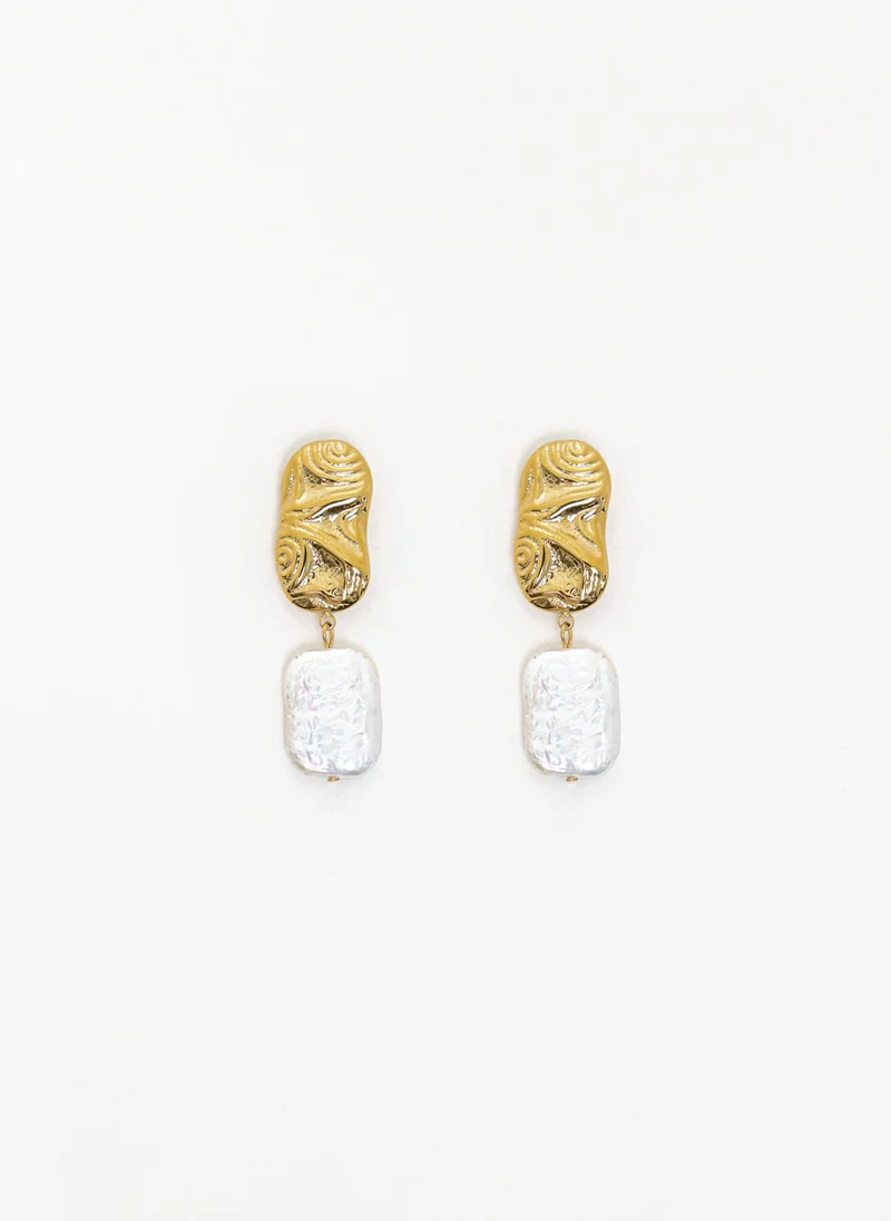 Lichi Chunky stud earrings with pearl pendants