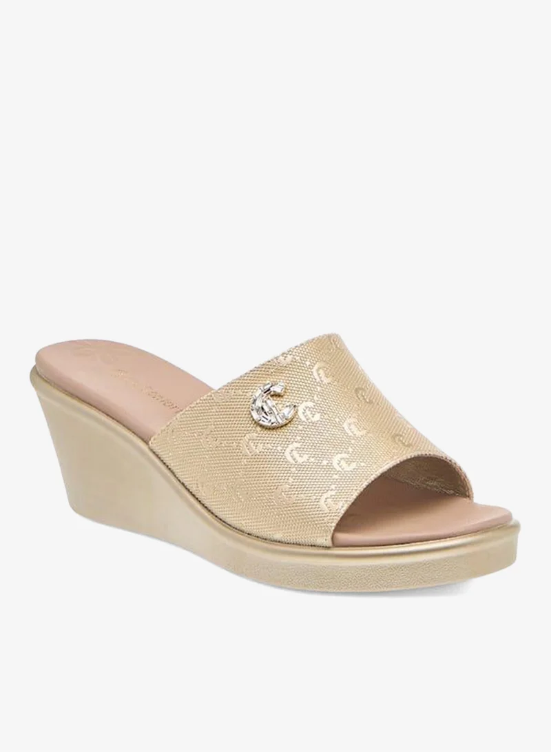 لو كونفورت صنادل نسائية بنعل ويدج بنقش المونوغرام