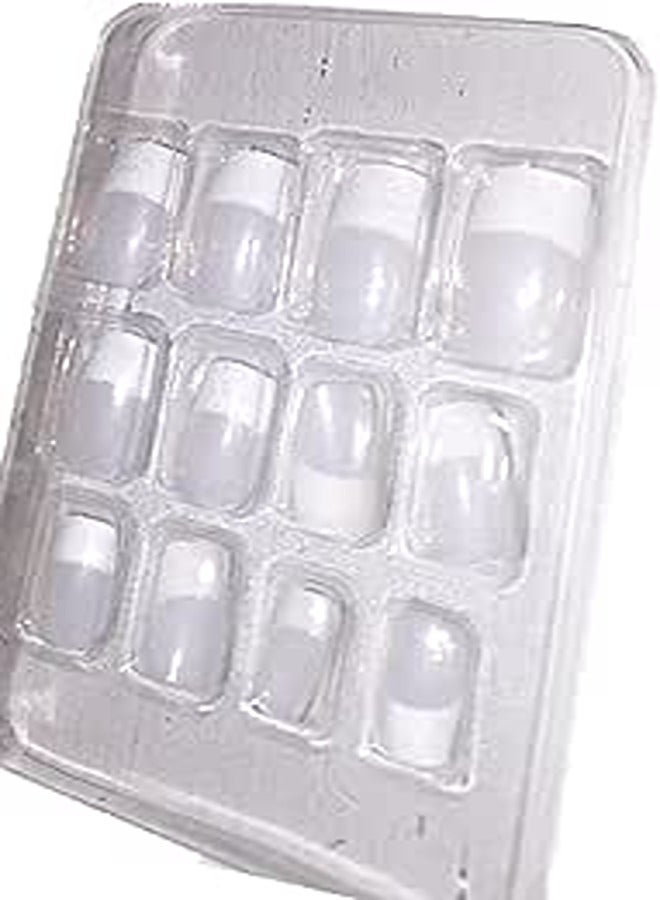 مانيكير فرنسي مع أظافر صناعية ذات قاعدة بيضاء وغراء