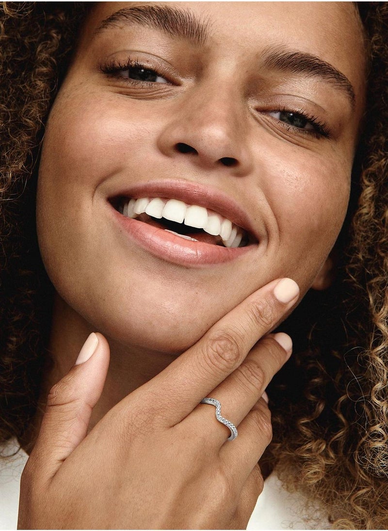 PANDORA Sparkling Wave Ring - Image 4