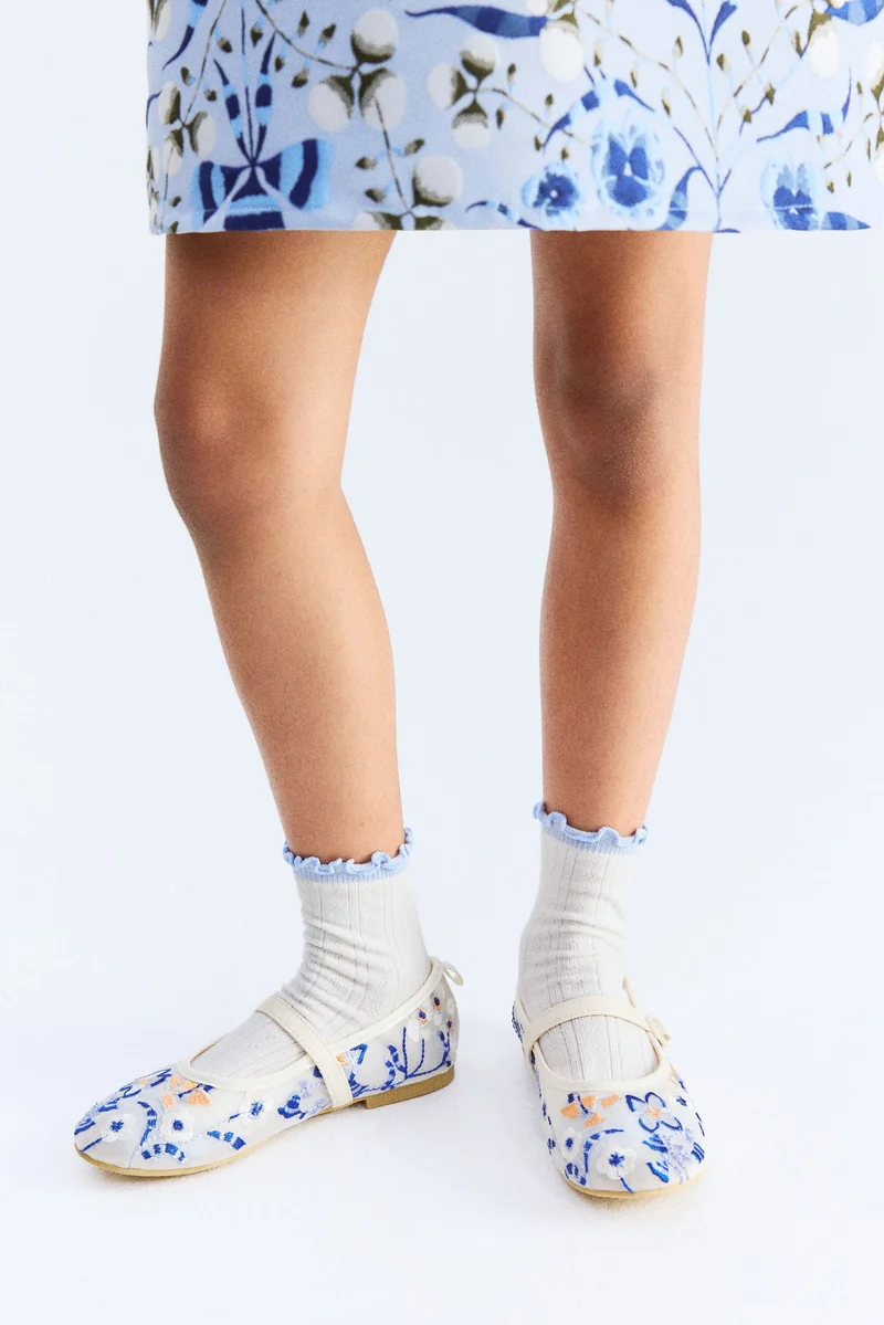 اتش اند ام حذاء باليه شبكي مطرز