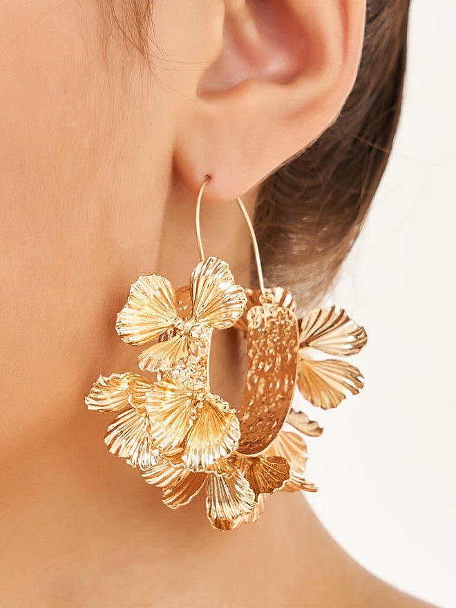 Styli Styli Textured Floral Earrings  - Image 2