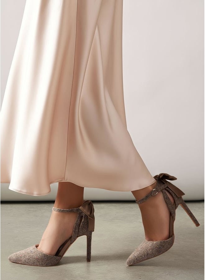 Carcuume Women's Closed Toe Heels Bow Stiletto Heel Sandals Pointed Toe Pumps Wedding Shoes, Brown Herringbone, 8 - Image 2