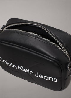 Calvin Klein Jeans Women's Crossbody Bag - Faux Leather, Black  - Image 2