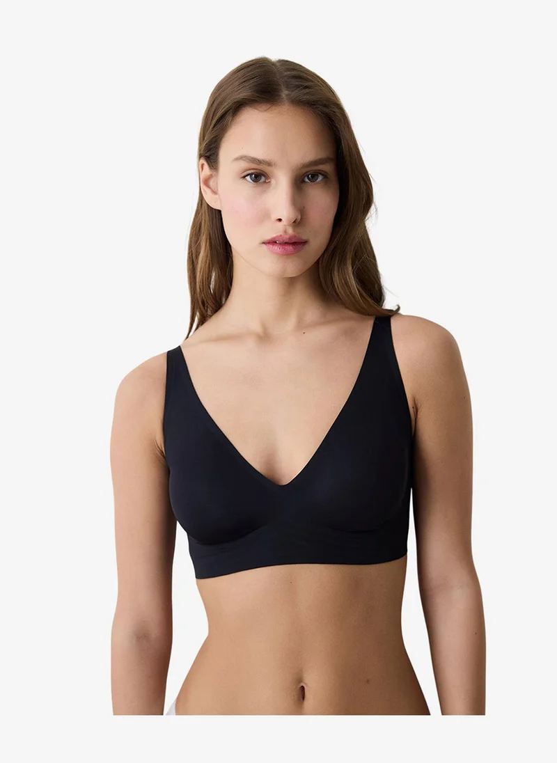 بنتي Women Nude Black Lifting Wireless Bra