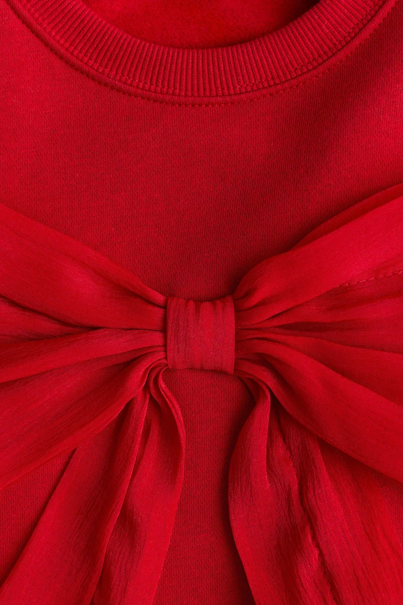 اتش اند ام سويت شيرت مزيّن بربطة