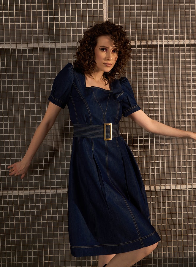 ستايل ستون فستان دينم بأكمام منتفخة وطول الركبة مع حزام - Image 1