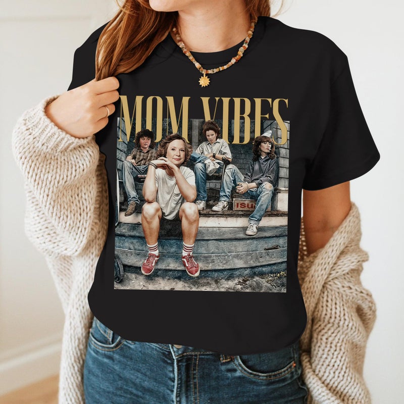 DIGForest Mom Vibes Tshirt - Retro Moms Shirt - Mother's Day Shirts for Mum - Mama Vibes Tees - 90s Sitcom Moms Tshirts - Gift for Mother (Black - L) - Image 4