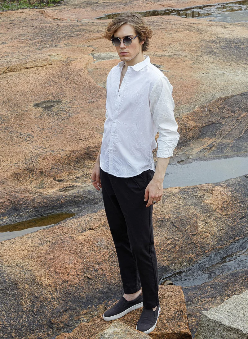 Campus Sutra Men's Daisy White Foliage-Tactile Shirt