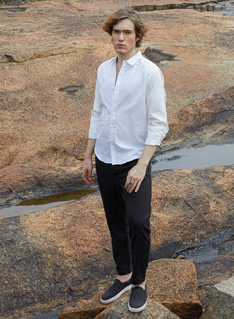 Campus Sutra Men's Daisy White Foliage-Tactile Shirt