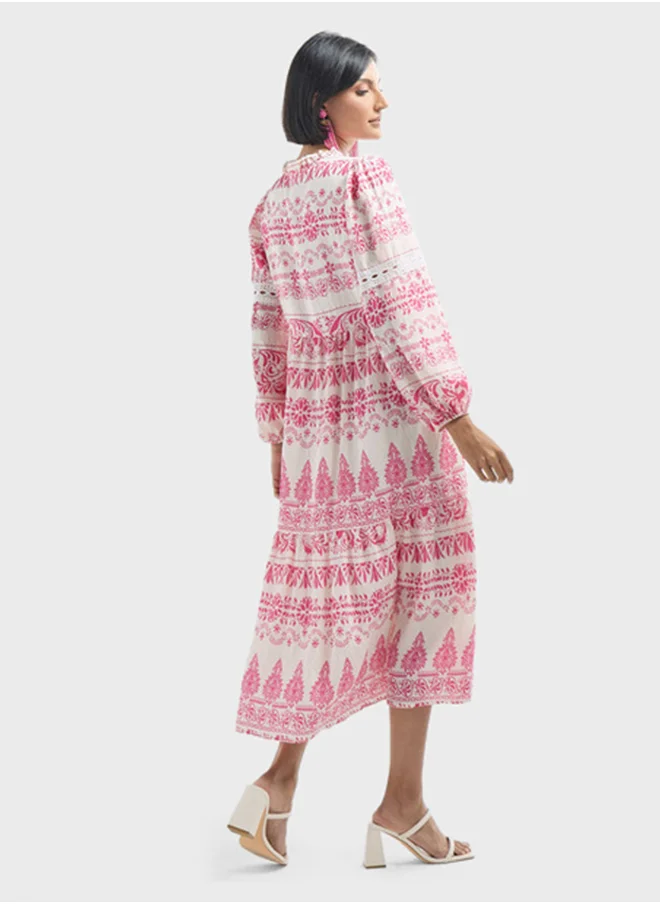 فاف Printed Ruffle Collar Tiered Dress