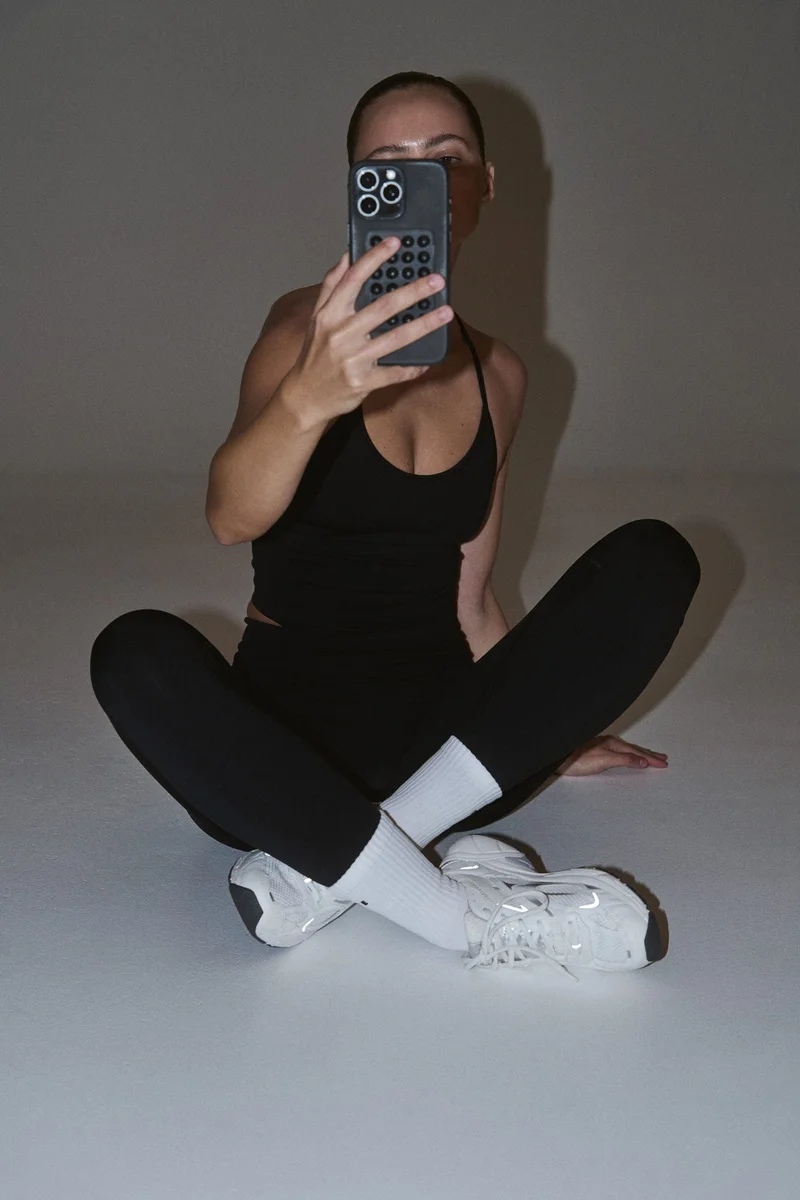 اتش اند ام حمالة صدر بدون درزات من نسيج دراي موف