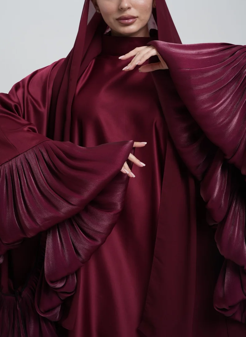 Meem by Mariyah Closed abaya with exagerrated sleeves