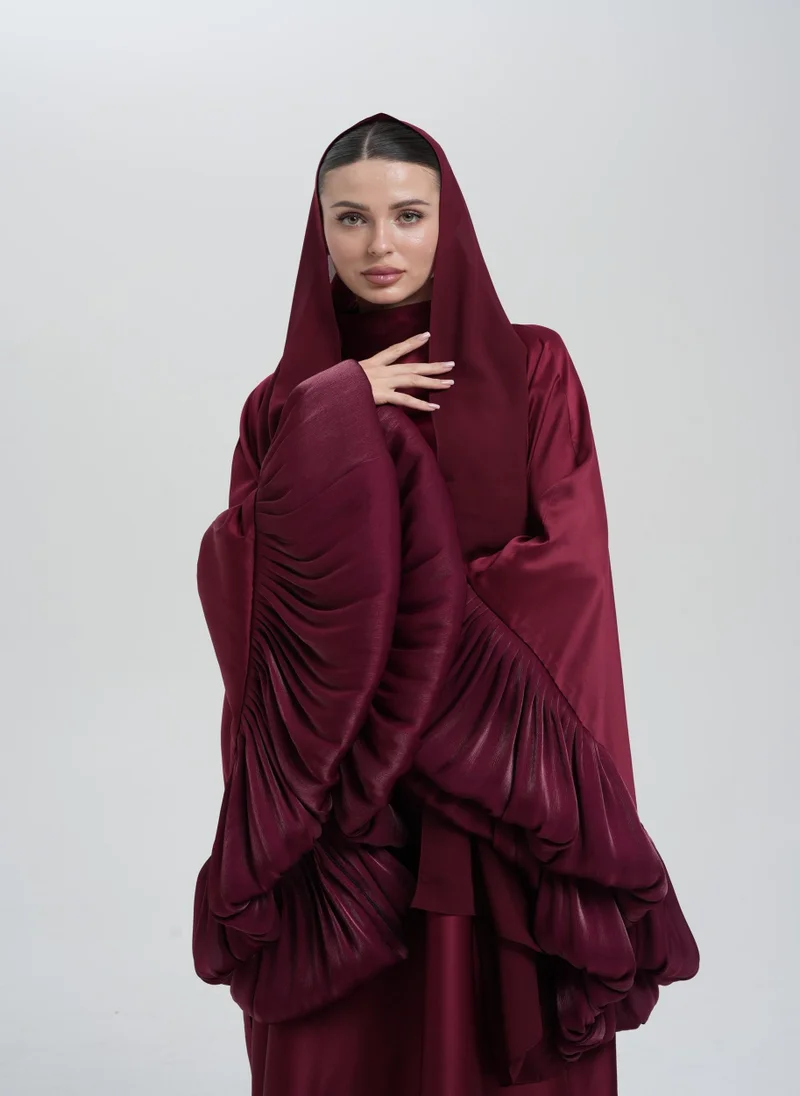 Meem by Mariyah Closed abaya with exagerrated sleeves