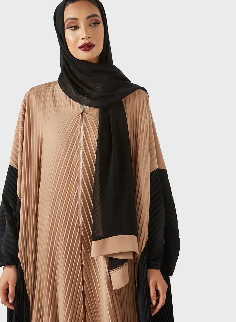 Threadz by Ajooni Colourblock Abaya