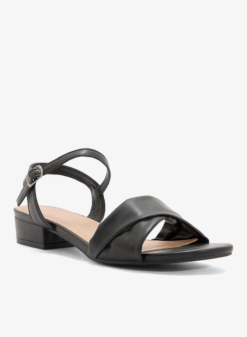 سبوت أون صندل كلاسيكي بكعب منخفض