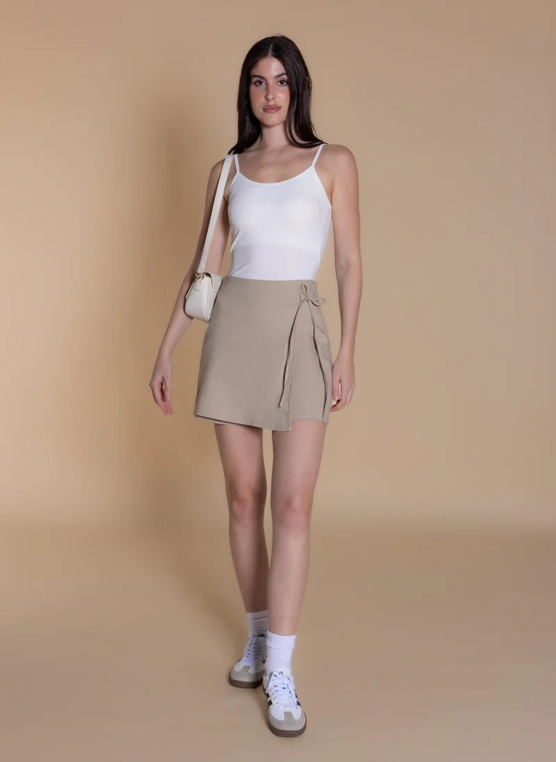 شايبس WRAPPED SHORTS WITH BOW-TIE