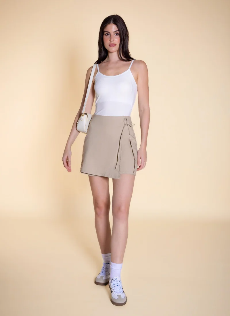 شايبس WRAPPED SHORTS WITH BOW-TIE