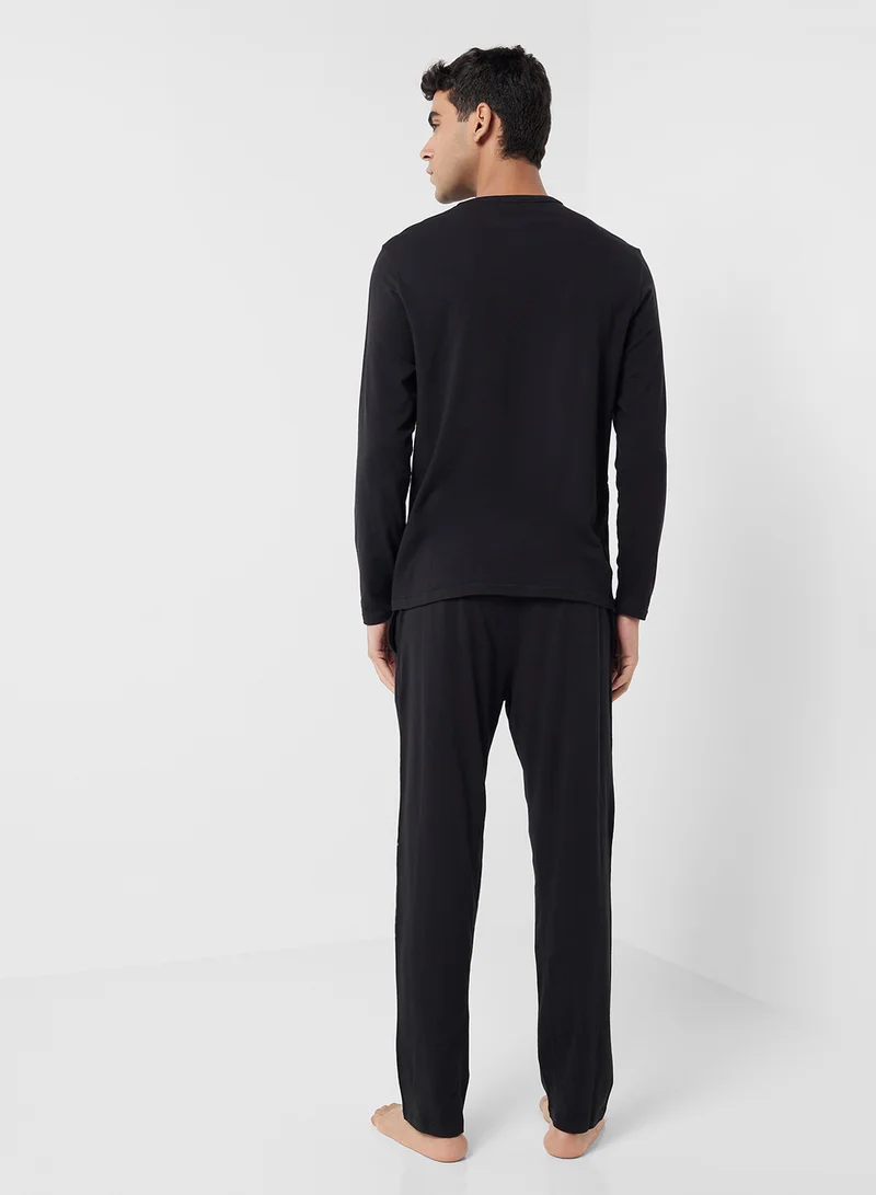 CALVIN KLEIN T-Shirt & Jogger Set