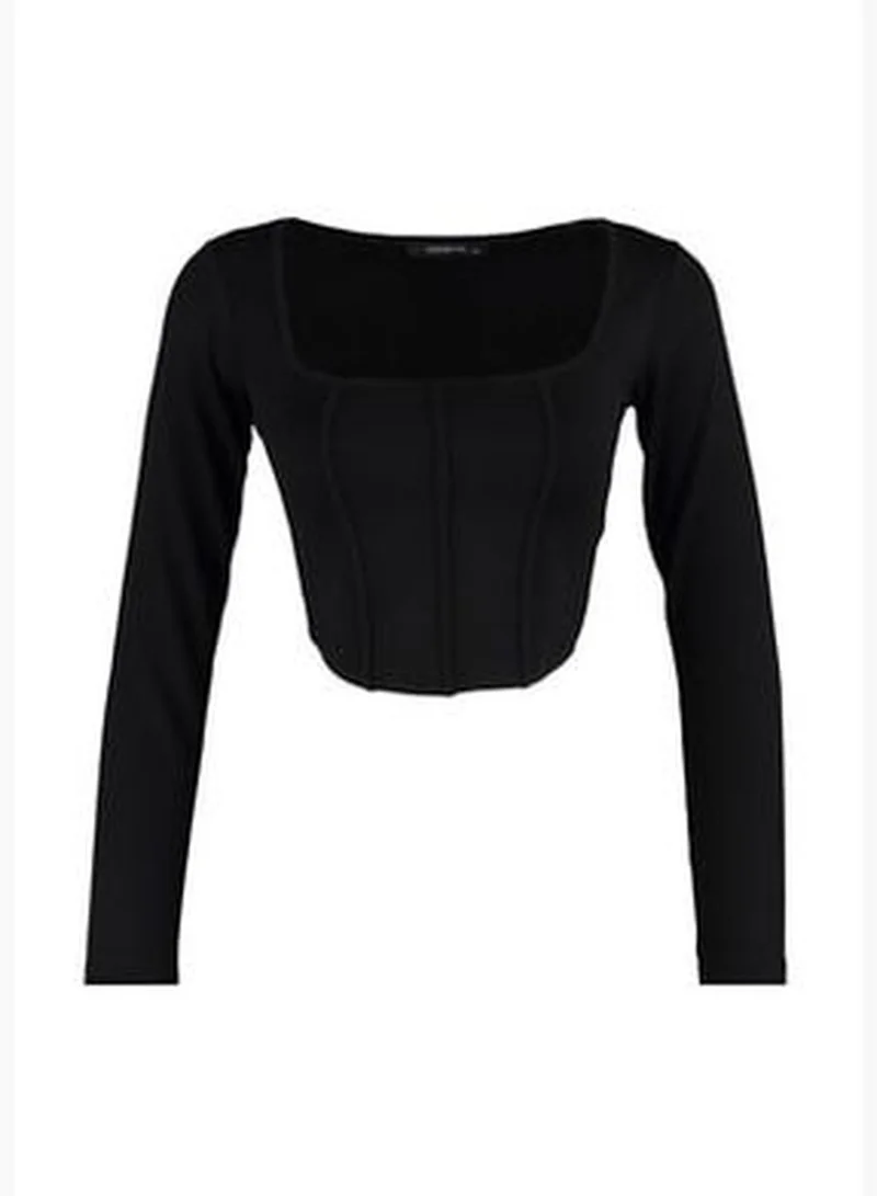 trendyol Black Piping Detail Square Collar Fitted/Situated Crop Interlock Knit Blouse TWOAW23BZ00151.