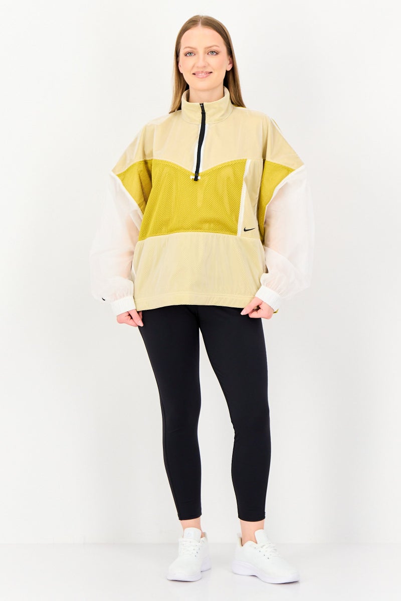 Nike سويت شيرت خارجي طويل الأكمام للنساء بحجم كبير، خردل - Image 4