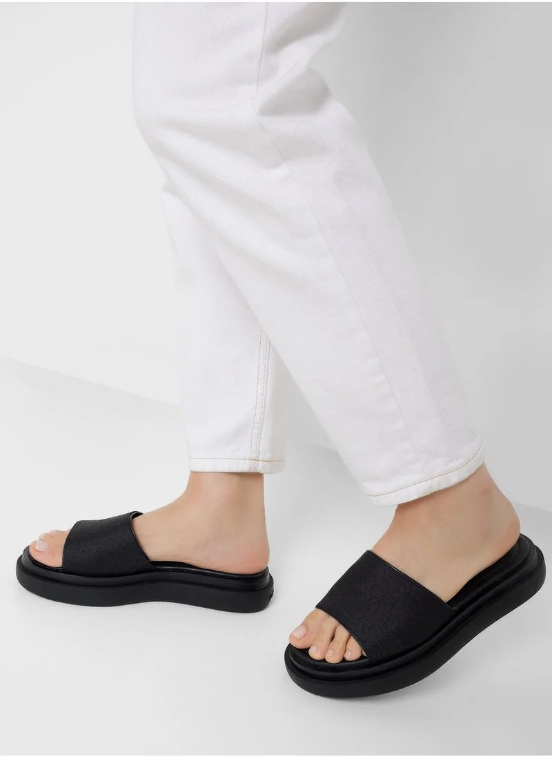 كالفن كلاين Causal One Strap Flip Flops