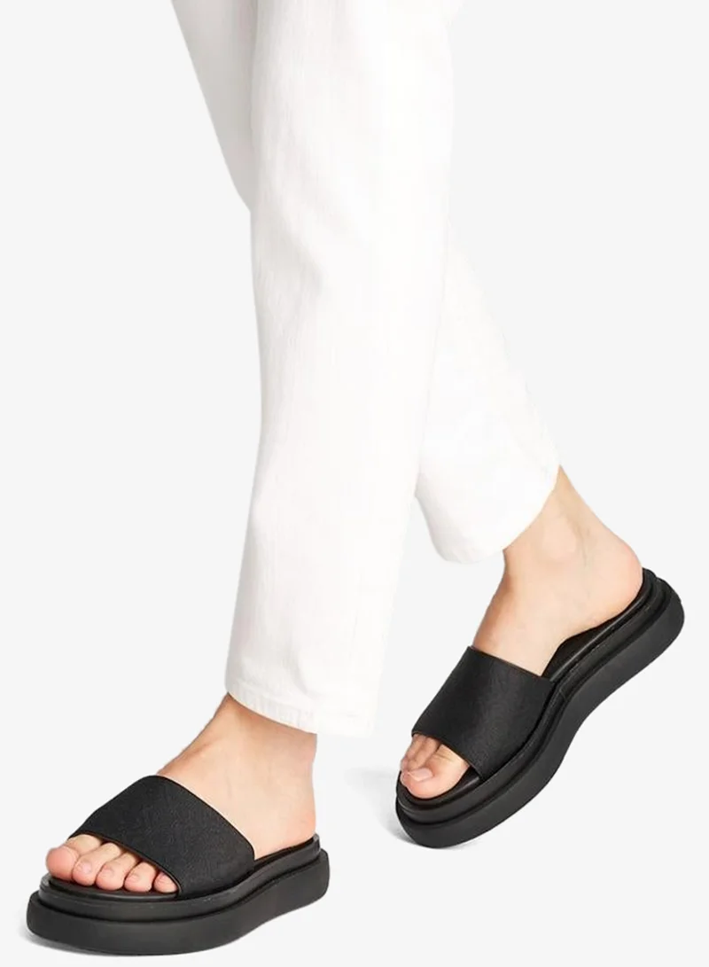 CALVIN KLEIN Causal One Strap Flip Flops