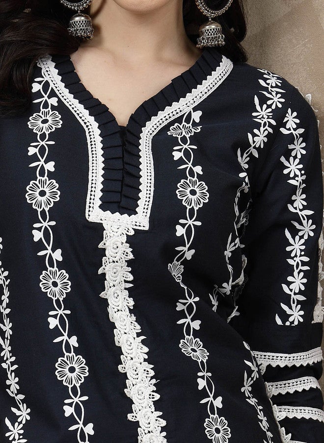 PlusS Navy Blue Floral Printed Cotton Kurta for Women - Image 2