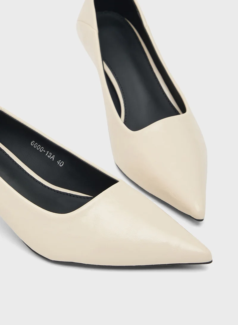 ايلا حذاء بكعب متوسط