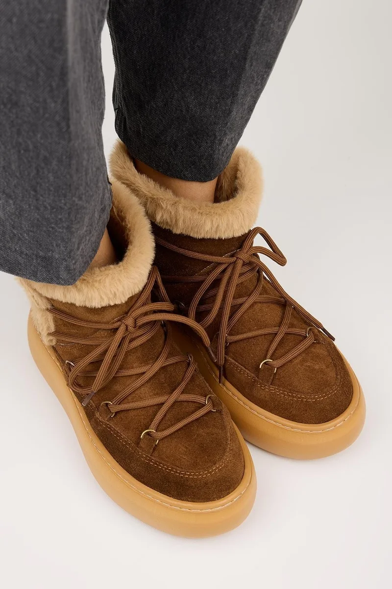 مانجيرو أحذية نسائية من مانيجيرو هيفن، مصنوعة من الجلد الطبيعي، برباط، مبطنة بالفرو، لون بني فاتح