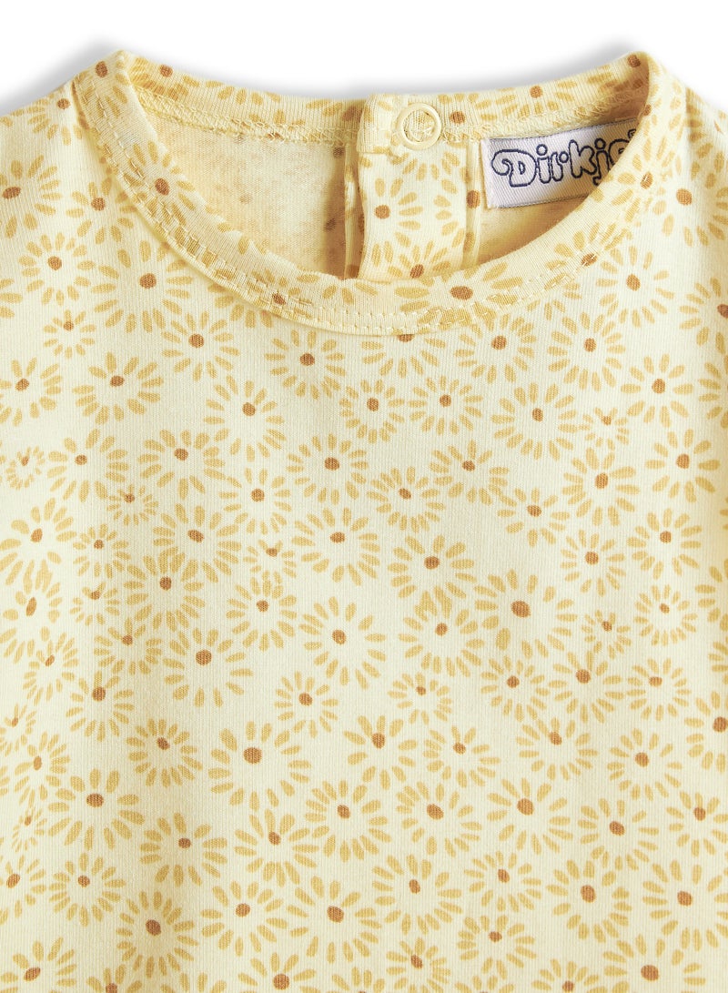 Dirkje 2 pc Set with Printed Top and Textured shorts - Image 4