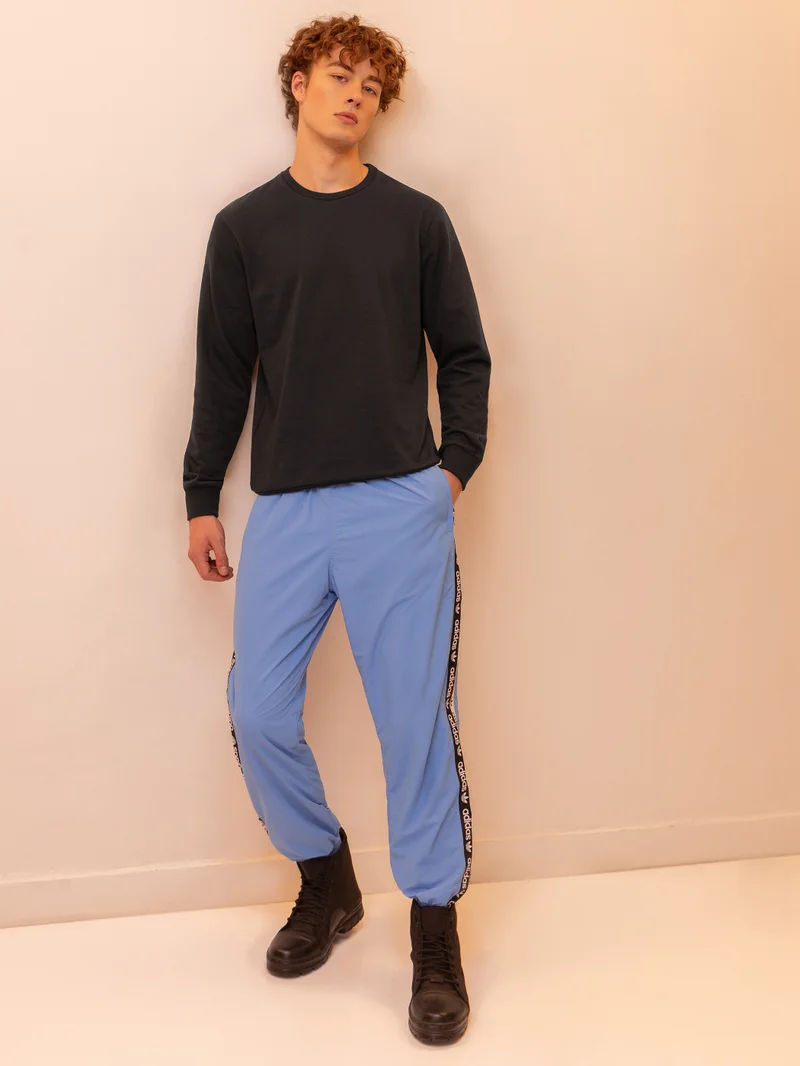 بيونغ سويت شيرت سادة أسود