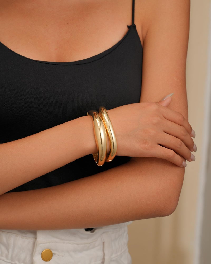 AYWFCBF 2Pcs Gold Bangle Bracelets for Women - 14K Gold Plated Chunky Bangle Stack Hinged Open Wide Cuff Bracelets - Arm Cuff Jewelry for Women - Image 4